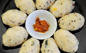 Rice Pidi Kozhukattai (Steamed Rice Dumpling)